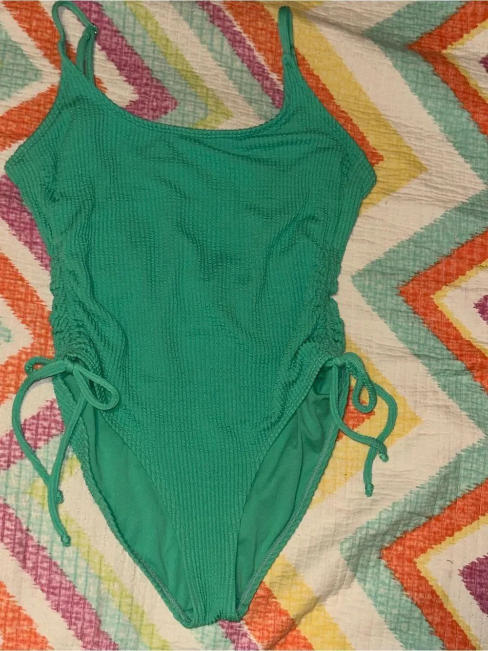 Hurley Mint Green Textured Ruched Drawstring One Piece Swimsuit Size L EUC